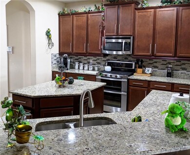 12516 Hammock Pointe Cir, Clermont, FL 34711 - photo 7