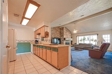 16911 Bougainvilla Ln, Friendswood, TX 77546 - photo 4