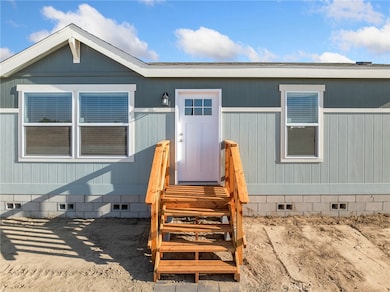 1083 Danbury Rd, Pinon Hills, CA 92372 - photo 2