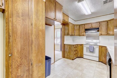 813 W Comanche, Norman    Kitchen