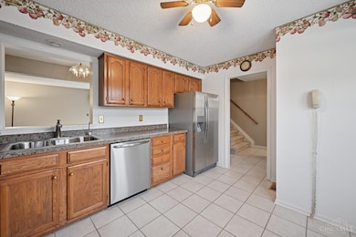 10667 Montgomery Rd, Cincinnati, OH 45242 - photo 6