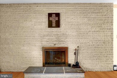 3211 Mannerchor Rd, Temple, PA 19560 - photo 6