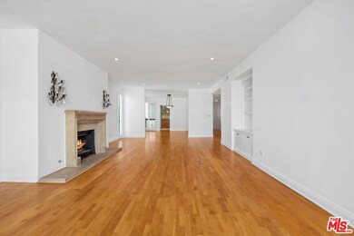 455 N Oakhurst Dr unit 3, Beverly Hills, CA 90210 - photo 7