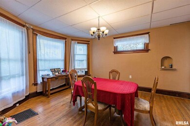 2207 W 4th St, Davenport, IA 52802 - photo 6