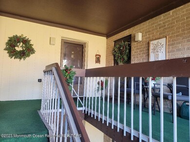 14 Pine Cluster Cir, Manalapan, NJ 07726 - photo 3