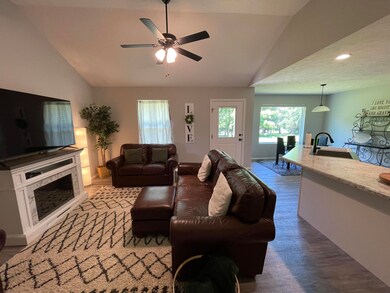 1523 E New Madrid, Republic, MO 65738 - photo 4