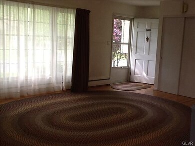 160 Jonathan Dr, Easton, PA 18045 - photo 2