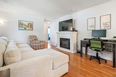 246 Pingree Court-4.jpg-SMALL