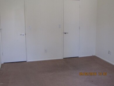 2229 W Potter 010