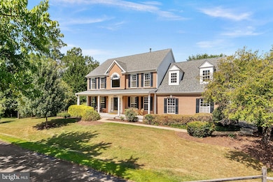 12902 Tarragon Ct, Herndon, VA 20171 - photo 3