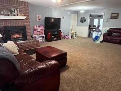 220 S Park Ave, Aurora, MO 65605 - photo 7