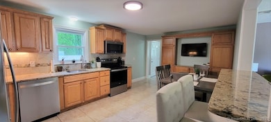 Eat-in kitchen