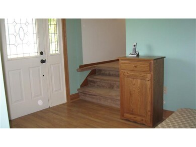Entry/Foyer.