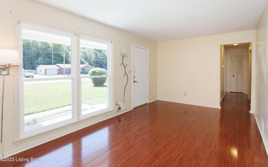 327 Ford Dr, Mount Washington, KY 40047 - photo 5