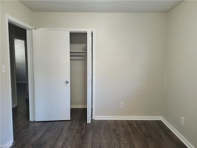 Middle Bedroom
