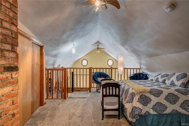 Master bedroom large enough to divide into a 3rd b
