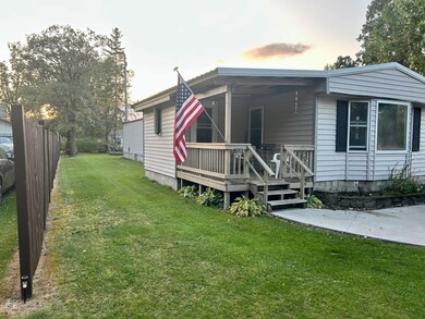 537 2nd St N, Greenbush, MN 56726 - photo 2