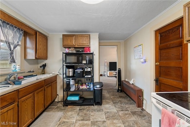 2372 S Union Ave, Alliance, OH 44601 - photo 6