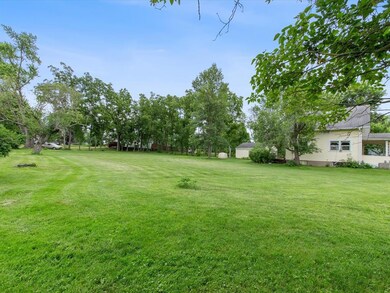 508 Valley View Dr, Cedar Rapids, IA 52403 - photo 4