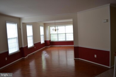 2053 Madrillon Rd, Vienna, VA 22182 - photo 3