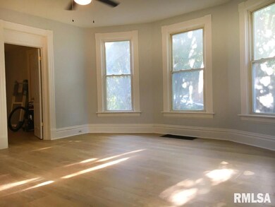 1009 W 14th St, Davenport, IA 52804 - photo 3