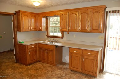 117 Kamp Dr, Mount Washington, KY 40047 - photo 7