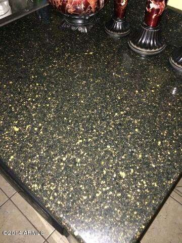 Very nice granite countertops