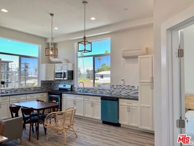 1129 W 37th St unit 3, Los Angeles, CA 90007 - photo 4