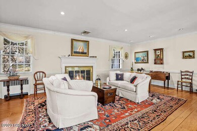 320 Cognewaugh Rd Cos Cob CT-small-008-0