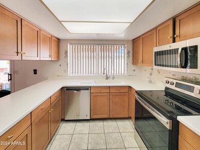 4136 W Seldon Ln, Phoenix, AZ 85051 - photo 3