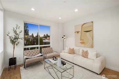 528 B N 72nd St, Seattle, WA 98103 - photo 3