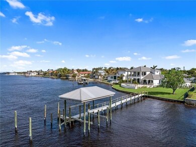 951 Aqua Ln, Fort Myers, FL 33919 - photo 4