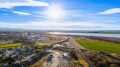 328 Lakeview Blvd, American Falls, ID 83211 - photo 2