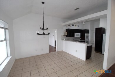 601 Skyline Dr, Copperas Cove, TX 76522 - photo 2