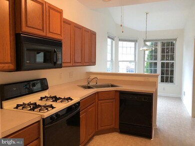812 Persimmon Ln unit V145, Langhorne, PA 19047 - photo 5
