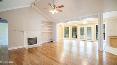 435 Cove-511