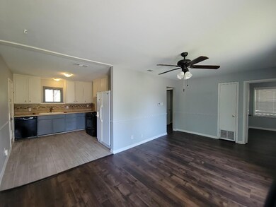 316 Elm St, Hurst, TX 76053 - photo 2