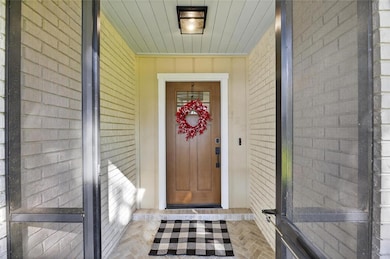 1322 Corner Oaks Dr, Brandon, FL 33510 - photo 7