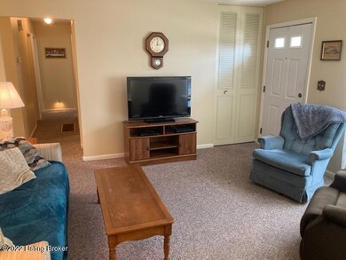 8921 Brandywyne Dr, Louisville, KY 40291 - photo 3