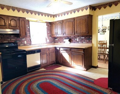 381 Rondeau St, Palmer, MA 01069 - photo 5