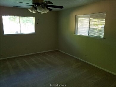 1220 S Ridgefield Cir, College Station, TX 77840 - photo 5