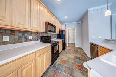 9117 Boehm Dr, Lenexa, KS 66219 - photo 7