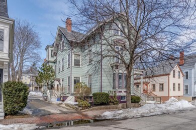 325 Spring St Unit 1 Portland-large-002-
