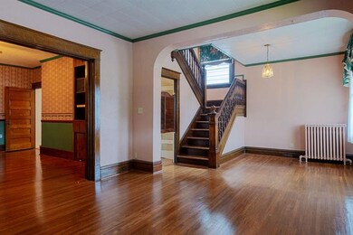 What a grand entry way to your home.