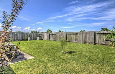 171 Horn Ct, Baytown, TX 77523 - photo 5