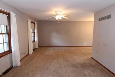 10412 W 55th St, Shawnee, KS 66203 - photo 2