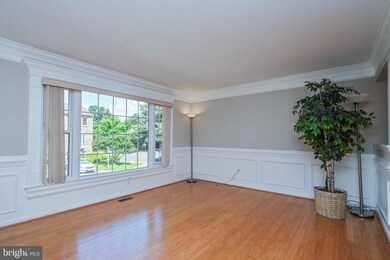 2949 Waterford Ct, Vienna, VA 22181 - photo 6