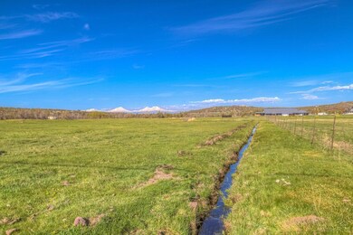 351 NE Frank Ln, Redmond, OR 97756 - photo 4