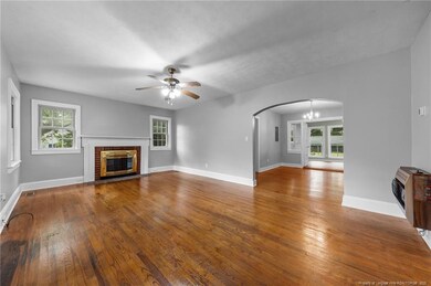 212 N Roberts St, Raeford, NC 28376 - photo 6