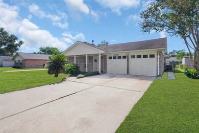 10426 Kirkshire Dr, Houston, TX 77089 - photo 2